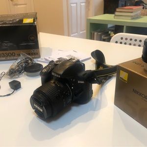 Selling LIKE NEW NIKON D3300